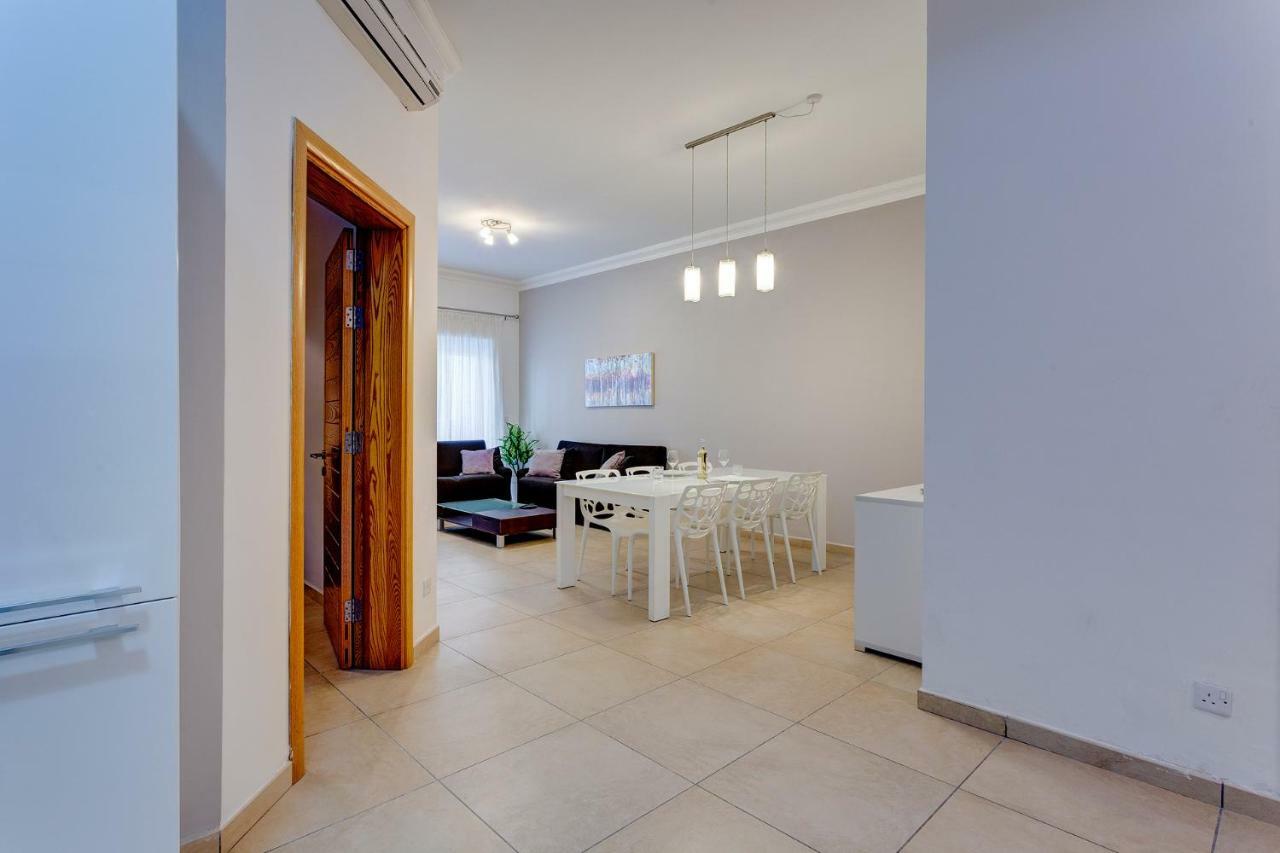 Gorgeous Apartment With Terrace In Fort Cambridge, Pool Sliema Eksteriør billede