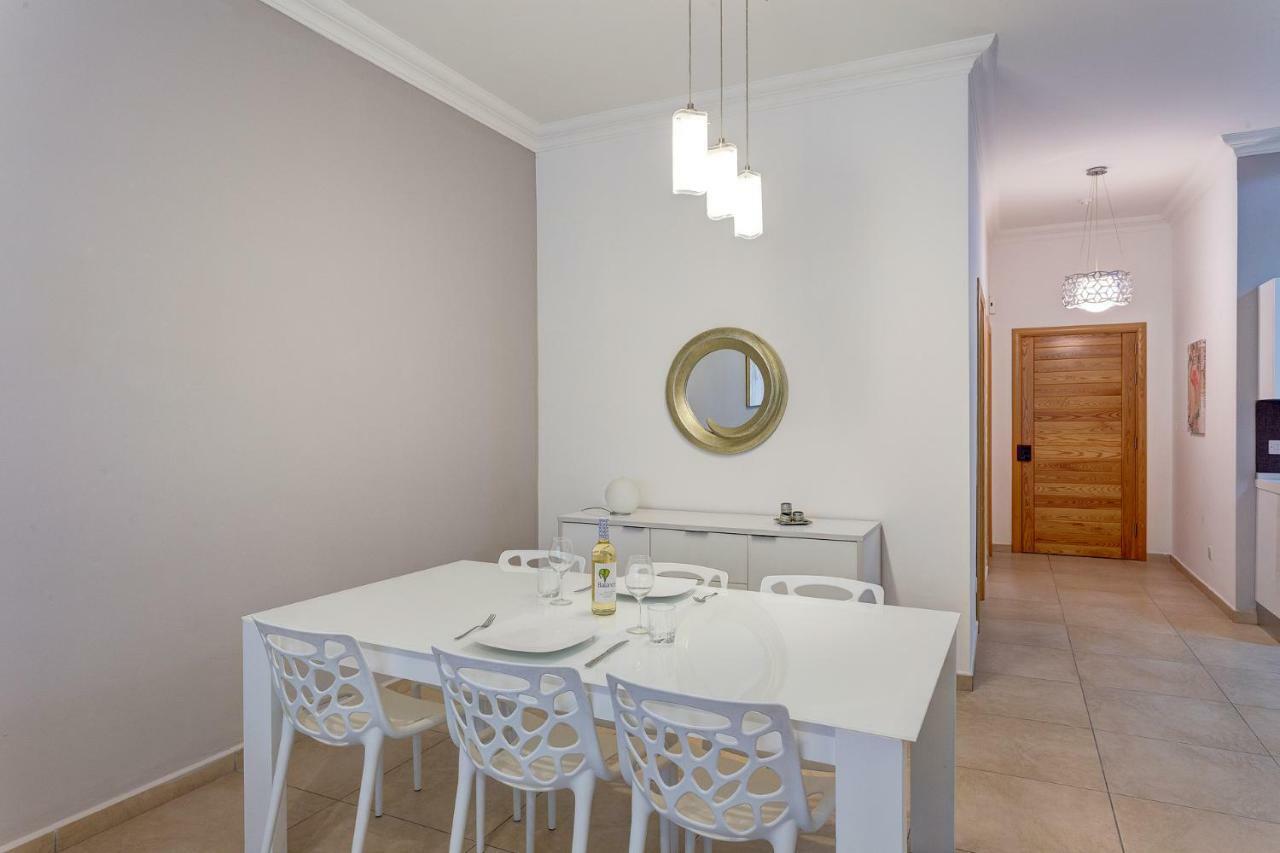 Gorgeous Apartment With Terrace In Fort Cambridge, Pool Sliema Eksteriør billede