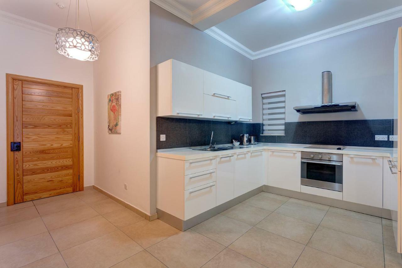 Gorgeous Apartment With Terrace In Fort Cambridge, Pool Sliema Eksteriør billede