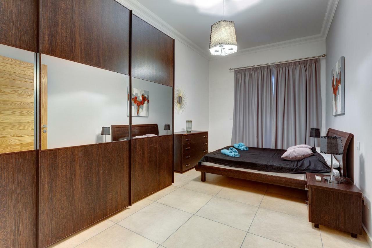 Gorgeous Apartment With Terrace In Fort Cambridge, Pool Sliema Eksteriør billede